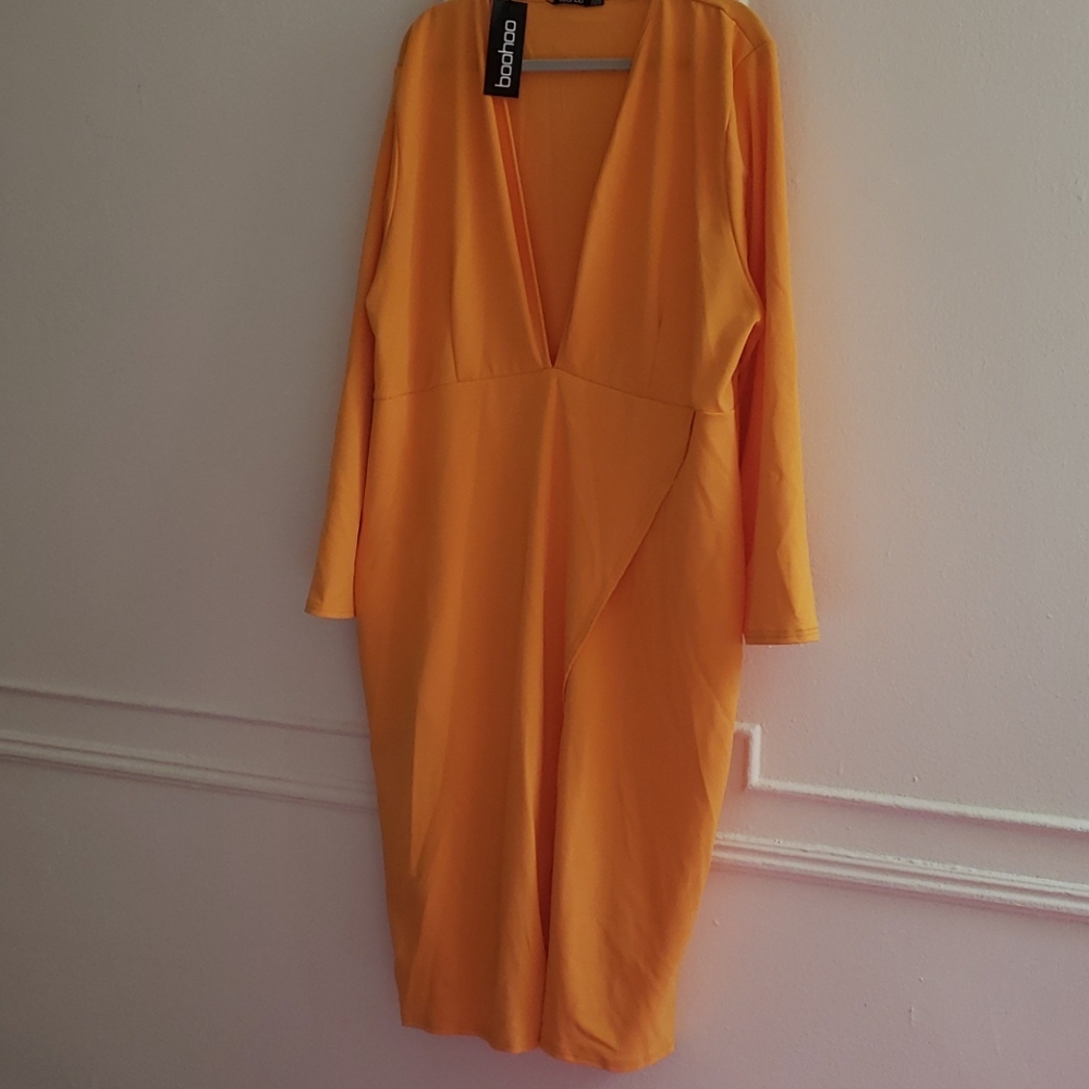 Beautiful BooHoo dress